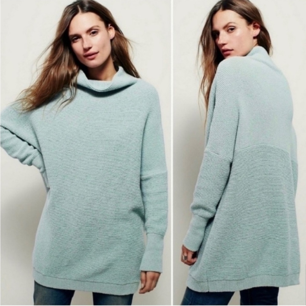 Free People Ottoman Slouchy Tunic Oversized Sweater Blue Mint Sweater size small